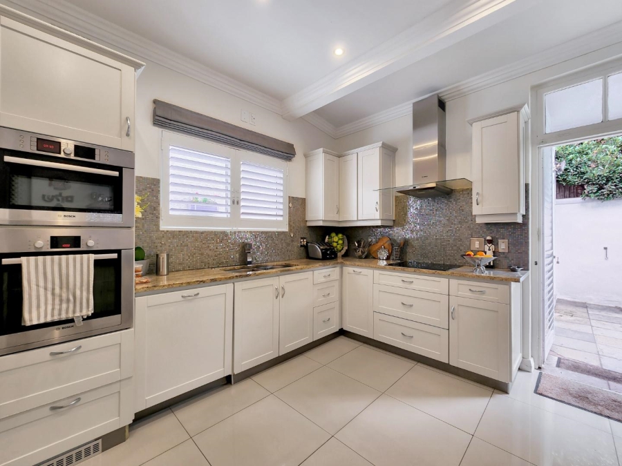3 Bedroom Property for Sale in Bantry Bay Western Cape